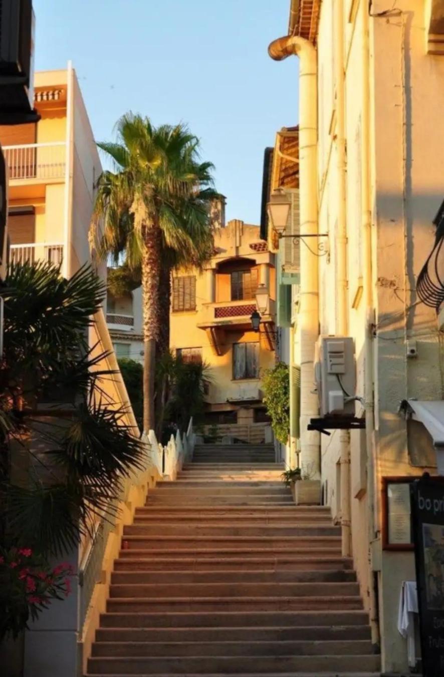 Haut De Villa A 700 Metres De La Plage, Totalement Independant Et Accessible Par Un Escalier Exterieur Sainte-Maxime Exteriér fotografie