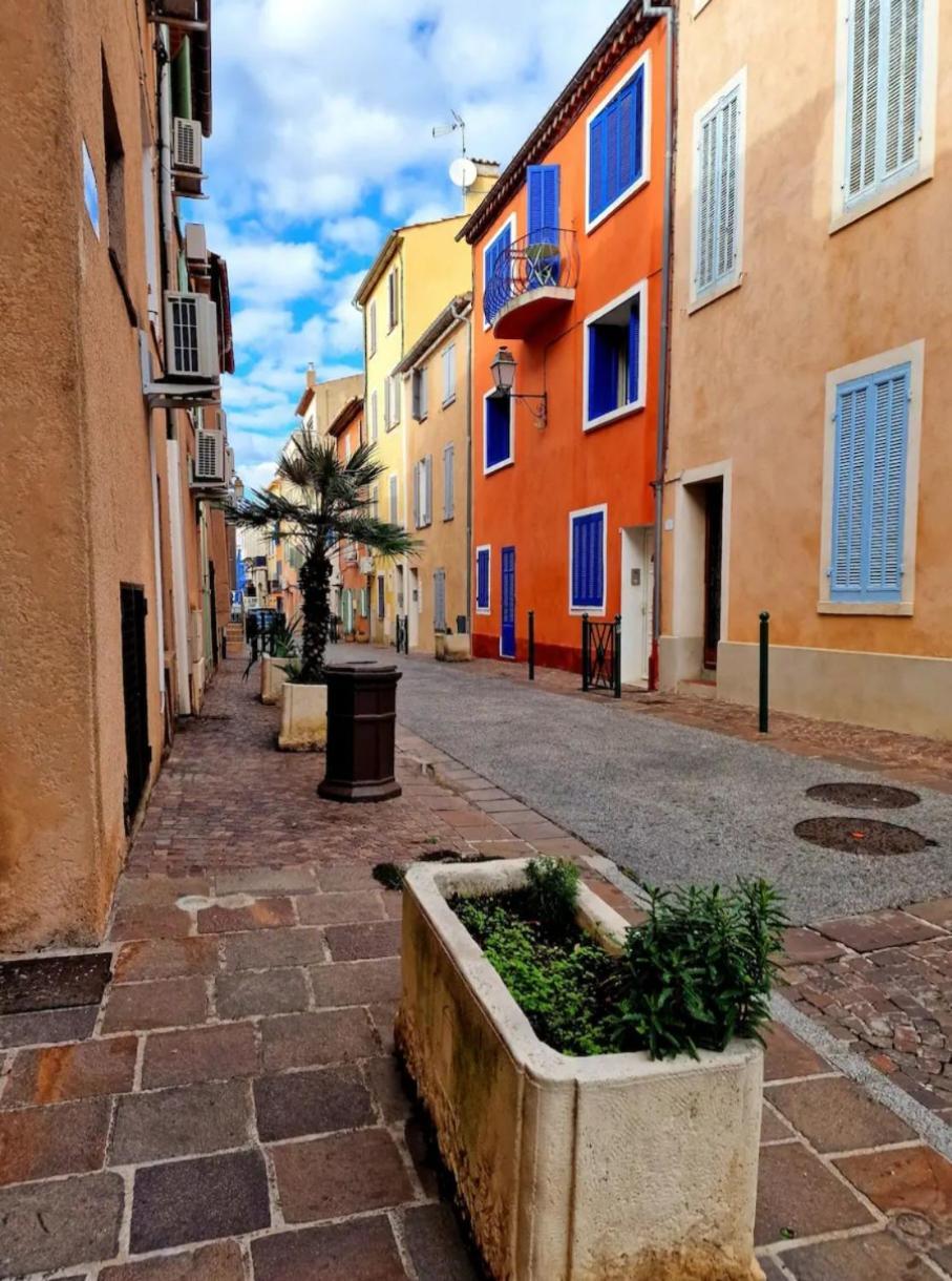 Haut De Villa A 700 Metres De La Plage, Totalement Independant Et Accessible Par Un Escalier Exterieur Sainte-Maxime Exteriér fotografie