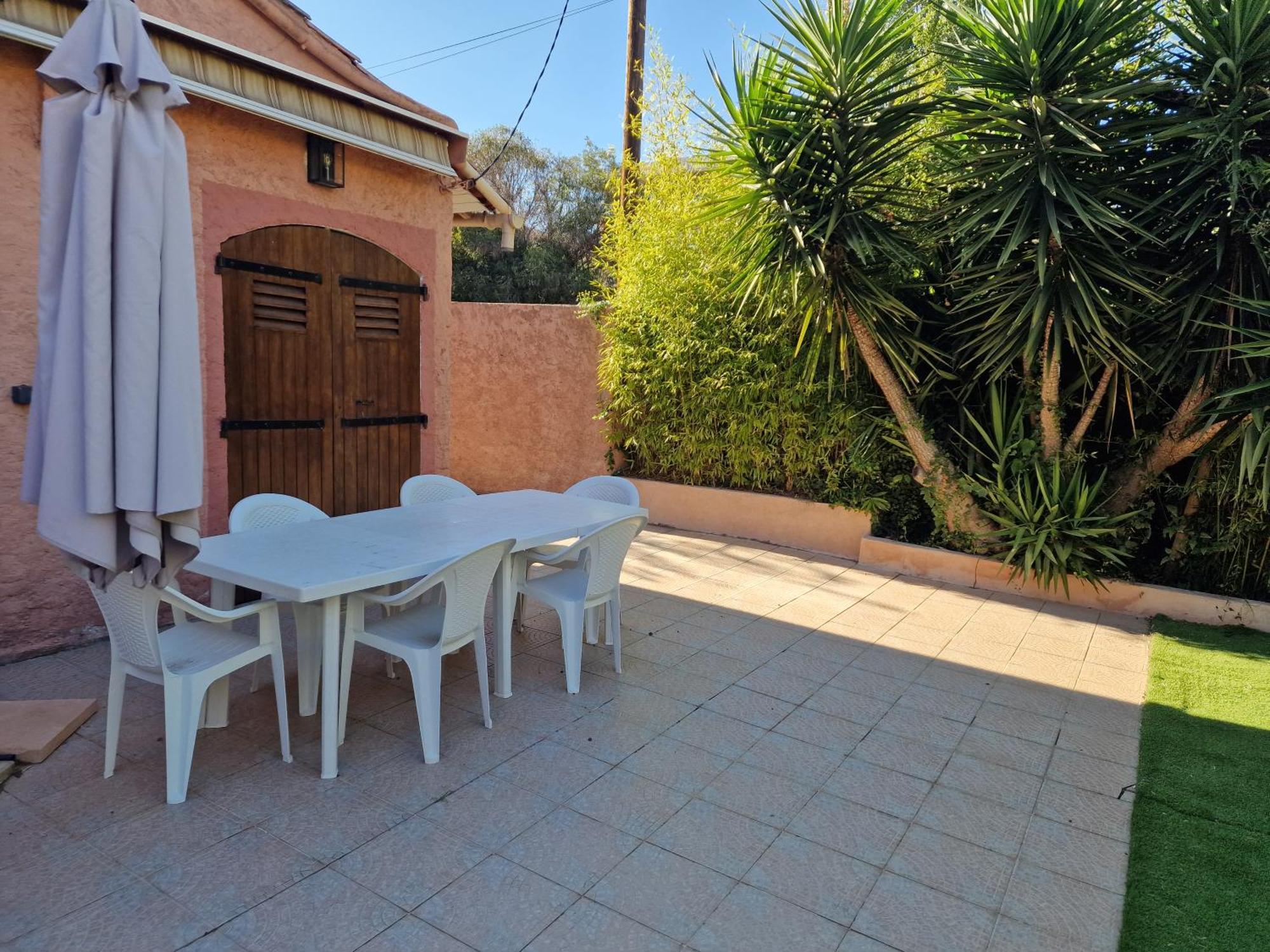 Haut De Villa A 700 Metres De La Plage, Totalement Independant Et Accessible Par Un Escalier Exterieur Sainte-Maxime Exteriér fotografie